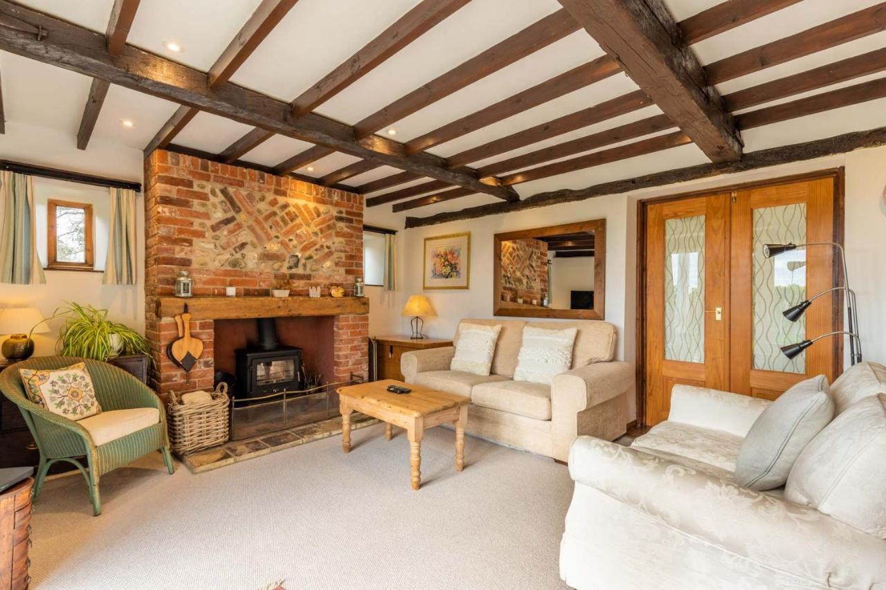 Host & Stay - Woodfalls Barn Burgh and Tuttington Exterior photo
