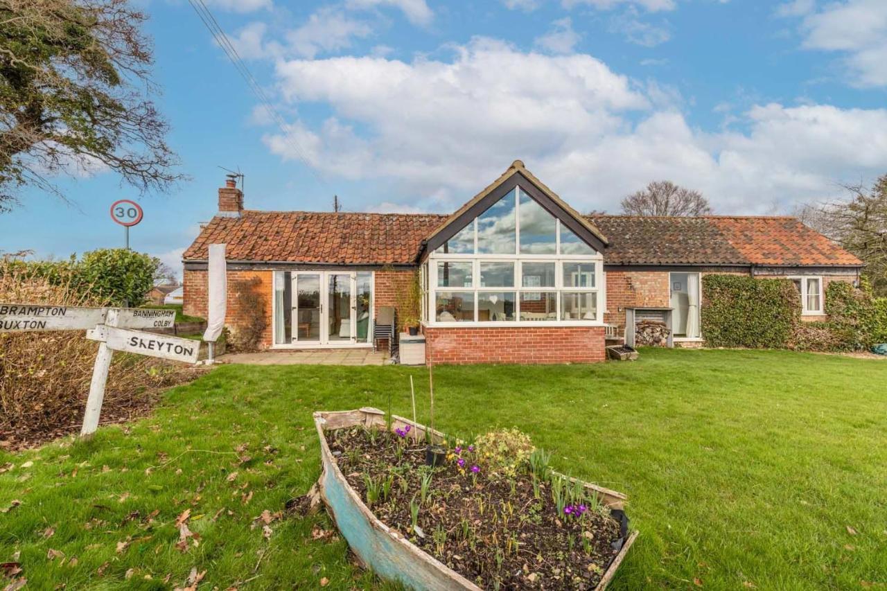 Host & Stay - Woodfalls Barn Burgh and Tuttington Exterior photo